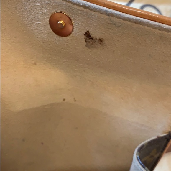 Louis Vuitton waist bag Florentine make an offer - Picture 2 of 8